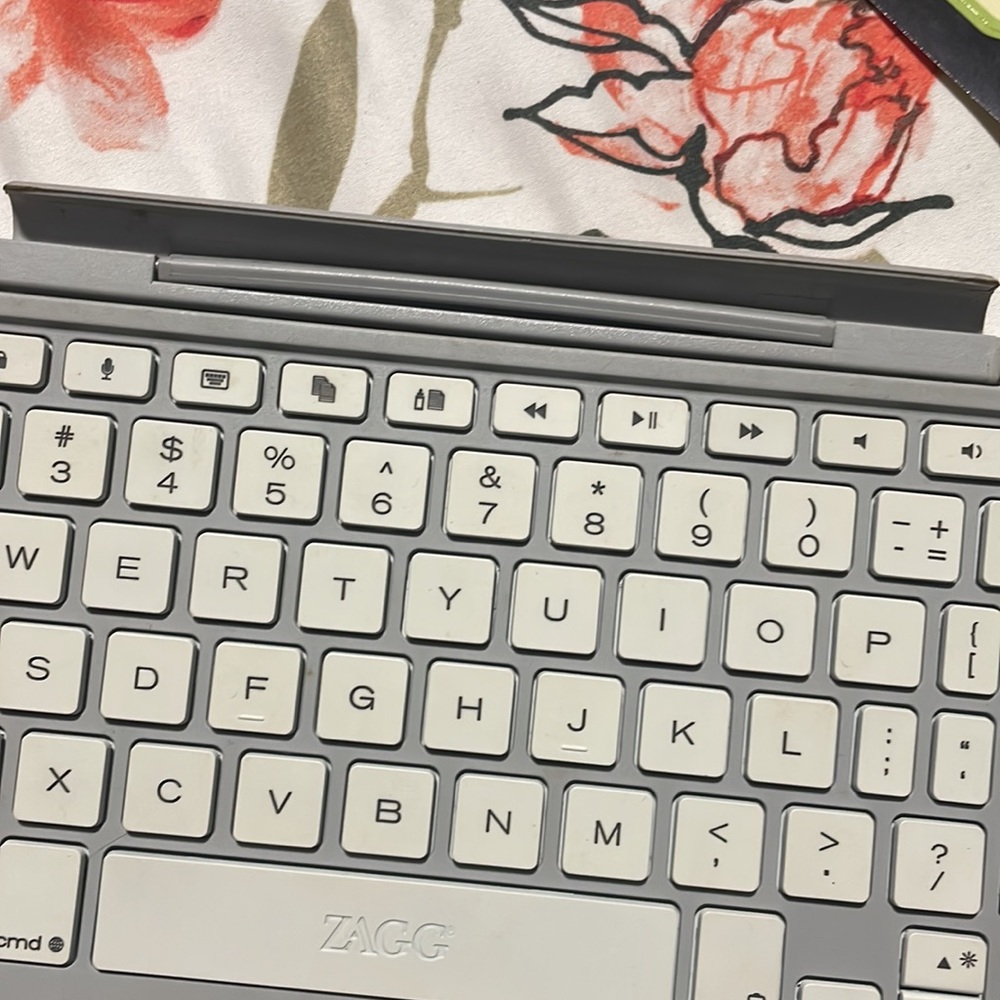 Tablet Bluetooth keyboard - Picture 2 of 2